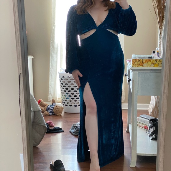 XL Revolve Formal Dress - Picture 2 of 2